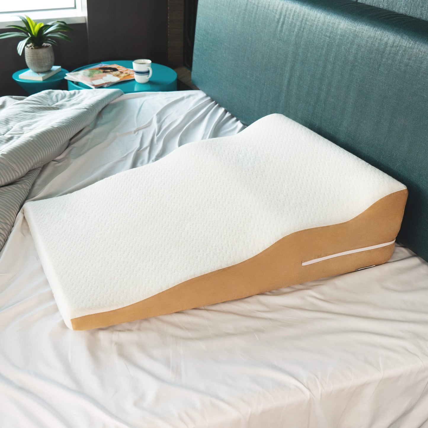 Avana Contoured Bed Wedge Support Pillow – 24 Inch #16879